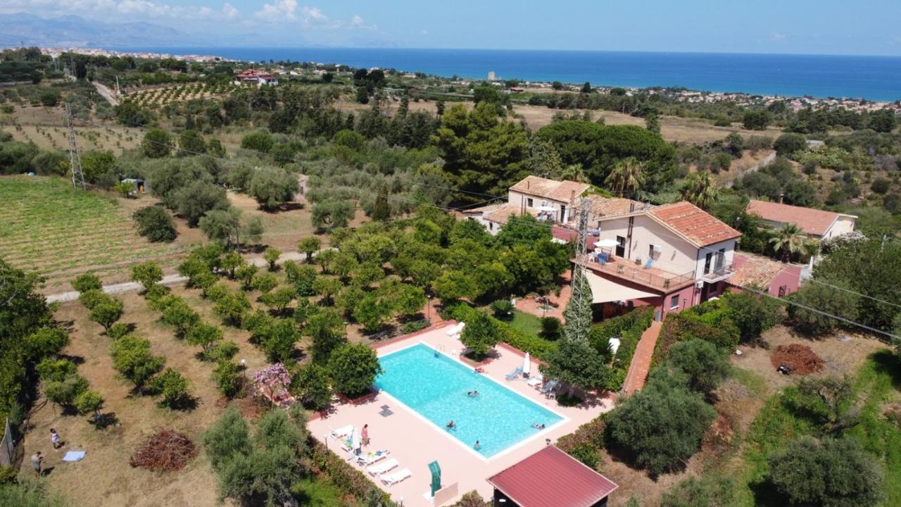 Il Casale Il Sole E La Margherita Campofelice Di Roccella Εξωτερικό φωτογραφία