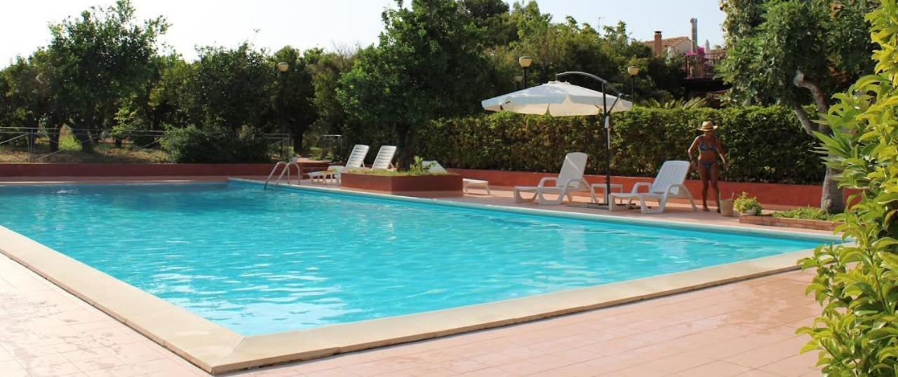 Il Casale Il Sole E La Margherita Campofelice Di Roccella Εξωτερικό φωτογραφία