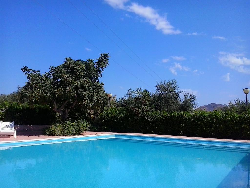 Il Casale Il Sole E La Margherita Campofelice Di Roccella Εξωτερικό φωτογραφία